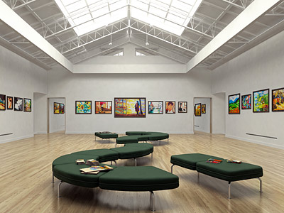 Eine moderne Galerie mit hellen Wänden, Holzfußboden und mehreren bunten Bildern an den Wänden. In der Mitte stehen grüne, geschwungene Sitzmöbel.